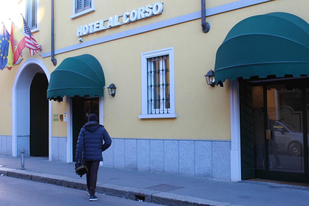 Hotel Al Corso เลนญาโน ภายนอก รูปภาพ