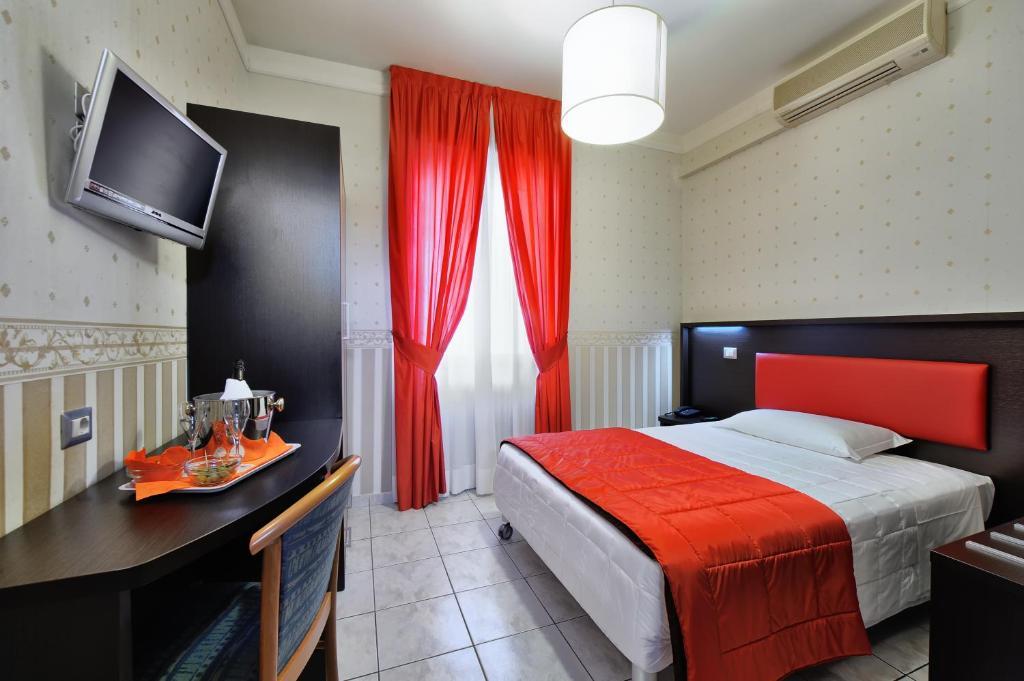 Hotel Al Corso เลนญาโน ภายนอก รูปภาพ